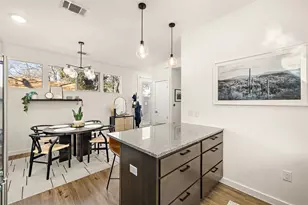 1402 Singleton Ave, Austin, TX 78702 - Photo 8