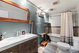 1392 E Market St, Lockhart, TX 78644 - Photo 12