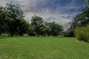 922 Booneville Ave, New Braunfels, TX 78130 - Photo 1