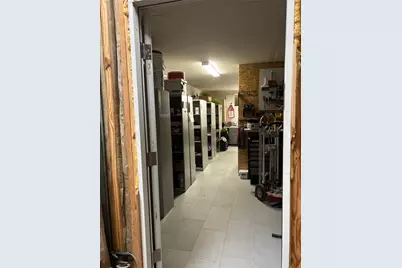 109 E 11th Street, Taylor, TX 76574 - Photo 12