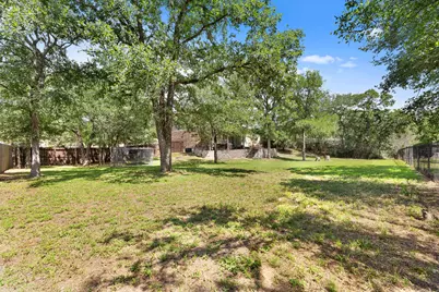 112 McLeod, Cedar Creek, TX 78612 - Photo 32