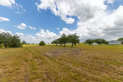 1021 E Old Hallettsville Road, Flatonia, TX 78941 - Photo 6