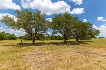 1021 E Old Hallettsville Road, Flatonia, TX 78941 - Photo 10