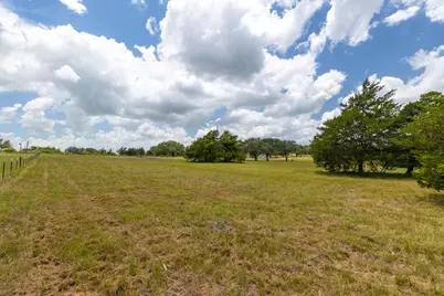 1021 E Old Hallettsville Road, Flatonia, TX 78941 - Photo 18