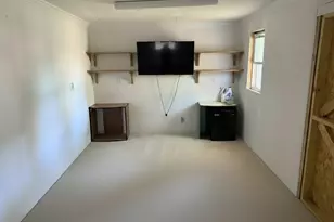 801 E Johnson St, Burnet, TX 78611 - Photo 30