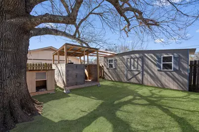 801 E Johnson Street, Burnet, TX 78611 - Photo 28