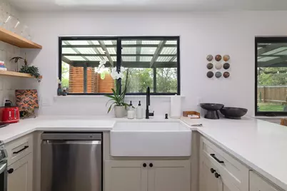3907 Stonecroft Drive, Austin, TX 78749 - Photo 10