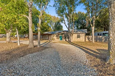 1255 Lovers Lane, Bastrop, TX 78602 - Photo 4