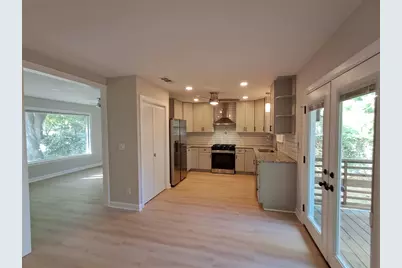 202 Jones Street, Smithville, TX 78957 - Photo 8