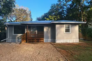 202 Jones St, Smithville, TX 78957 - Photo 1
