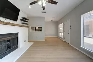 908 Poplar St, Austin, TX 78705 - Photo 8