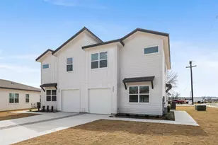 302 E 19 5 St, Georgetown, TX 78626 - Photo 1