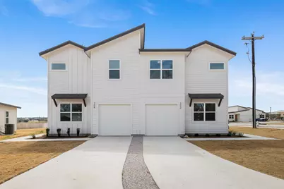 302 E 19.5 Street #302, Georgetown, TX 78626 - Photo 2