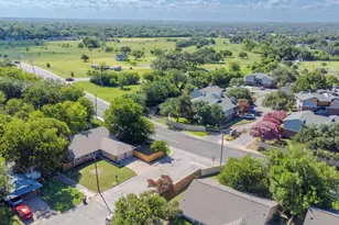 1800 Nicole Cir, Round Rock, TX 78664 - Photo 36