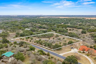 415 E Bartlett Drive, Buda, TX 78610 - Photo 10