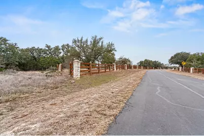 415 E Bartlett Drive, Buda, TX 78610 - Photo 12