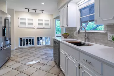 9404 Springwood Drive, Austin, TX 78750 - Photo 12