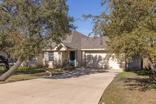 85 Ridgewood Cir, Wimberley, TX 78676 - Photo 2