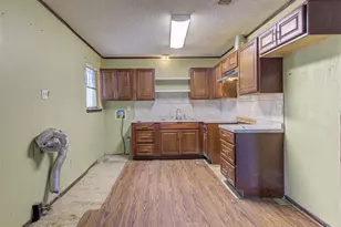 6006 Palm Cir, Austin, TX 78741 - Photo 4