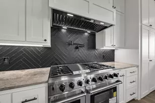 101 Silver Way W, Horseshoe Bay, TX 78657 - Photo 14