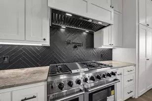 101 Silver Way W, Horseshoe Bay, TX 78657 - Photo 14