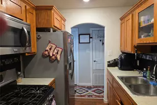 503 Mariposa St, Taylor, TX 76574 - Photo 6