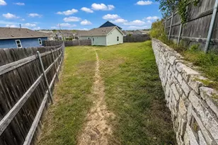 15300 Grenadine Bloom Cv, Del Valle, TX 78617 - Photo 24