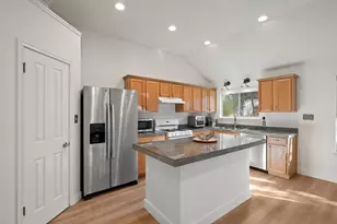 5613 Lomita Verde Cir, Austin, TX 78749 - Photo 4
