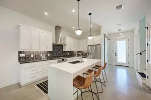 918 Cardinal Ln, Austin, TX 78704 - Photo 2