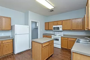 303 Banner Ave, Leander, TX 78641 - Photo 10