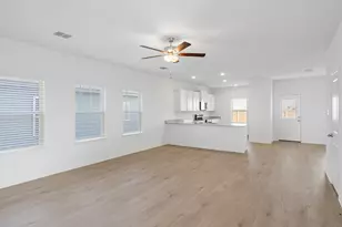 144 Wirepass Crest, Jarrell, TX 76537 - Photo 2