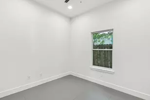 1702 Miriam Ave, Austin, TX 78702 - Photo 20