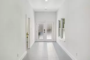 1702 Miriam Ave, Austin, TX 78702 - Photo 12