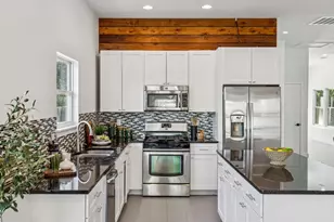 1702 Miriam Ave, Austin, TX 78702 - Photo 8