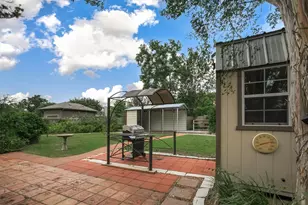 112 Mahalua Ln, Bastrop, TX 78602 - Photo 36