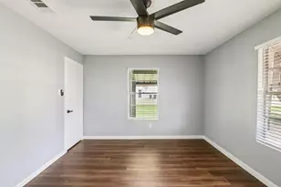 755 E Bellville St, Giddings, TX 78942 - Photo 24