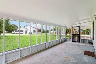 755 E Bellville Street, Giddings, TX 78942 - Photo 26