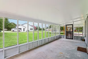 755 E Bellville St, Giddings, TX 78942 - Photo 26