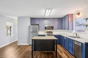 755 E Bellville St, Giddings, TX 78942 - Photo 12