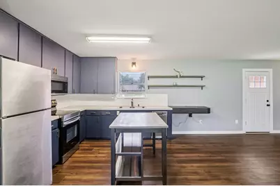 755 E Bellville Street, Giddings, TX 78942 - Photo 14