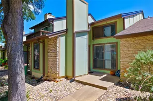 1702 Timber Ridge Dr, Austin, TX 78741 - Photo 2