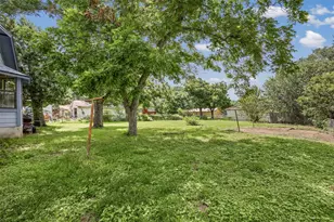 914 Plum St, Lockhart, TX 78644 - Photo 22