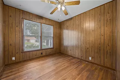 914 Plum Street, Lockhart, TX 78644 - Photo 16