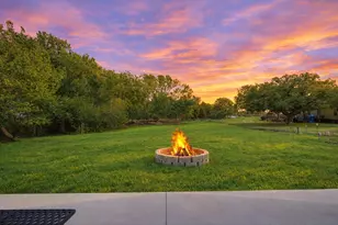 224 Old Coach Ln, Elgin, TX 78621 - Photo 10