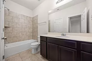 2105 Town Centre Dr, Round Rock, TX 78664 - Photo 18