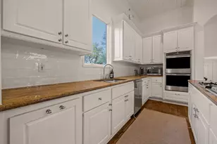 2703 McCullough St, Austin, TX 78703 - Photo 14