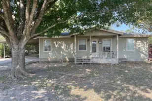 5296 Dacy Ln, Buda, TX 78610 - Photo 2