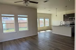 510 Whirlaway Dr, Jarrell, TX 76537 - Photo 1