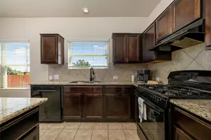 10117 Crescendo Ln, Austin, TX 78747 - Photo 12