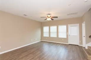 208 Timber Brook Dr, Hutto, TX 78634 - Photo 2